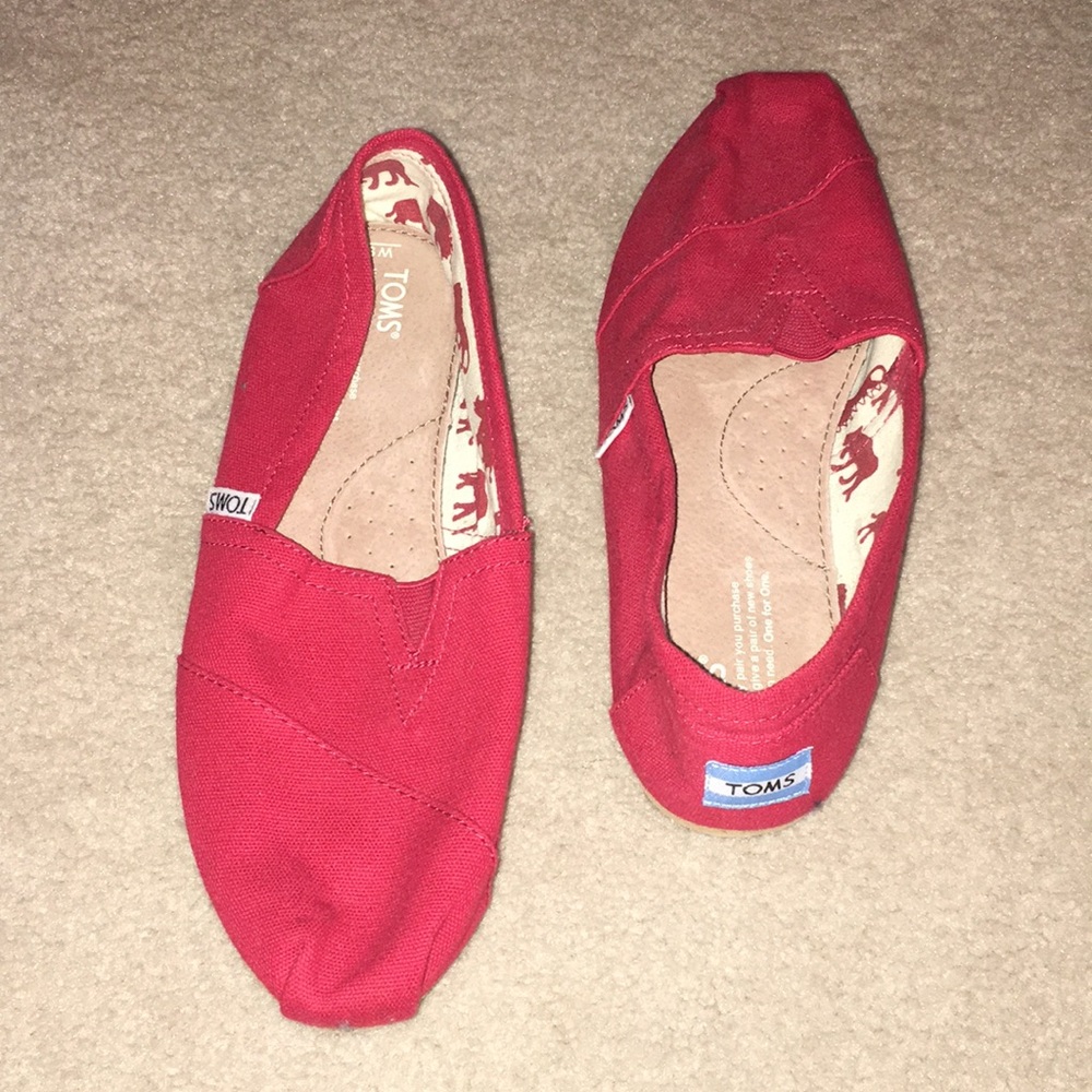 Red Toms LIKE NEW size 9